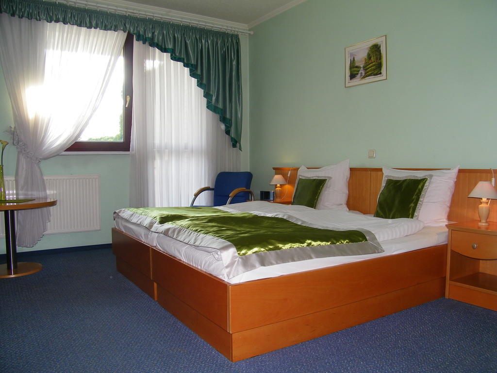 Hotel Restauracja Tawerna 글리비체 객실 사진