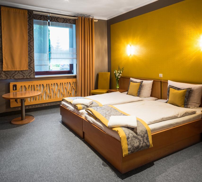 Hotel Restauracja Tawerna 글리비체 외부 사진