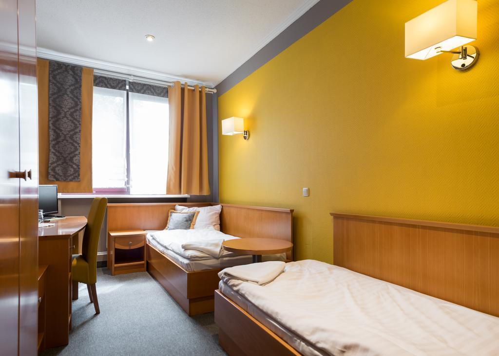 Hotel Restauracja Tawerna 글리비체 외부 사진